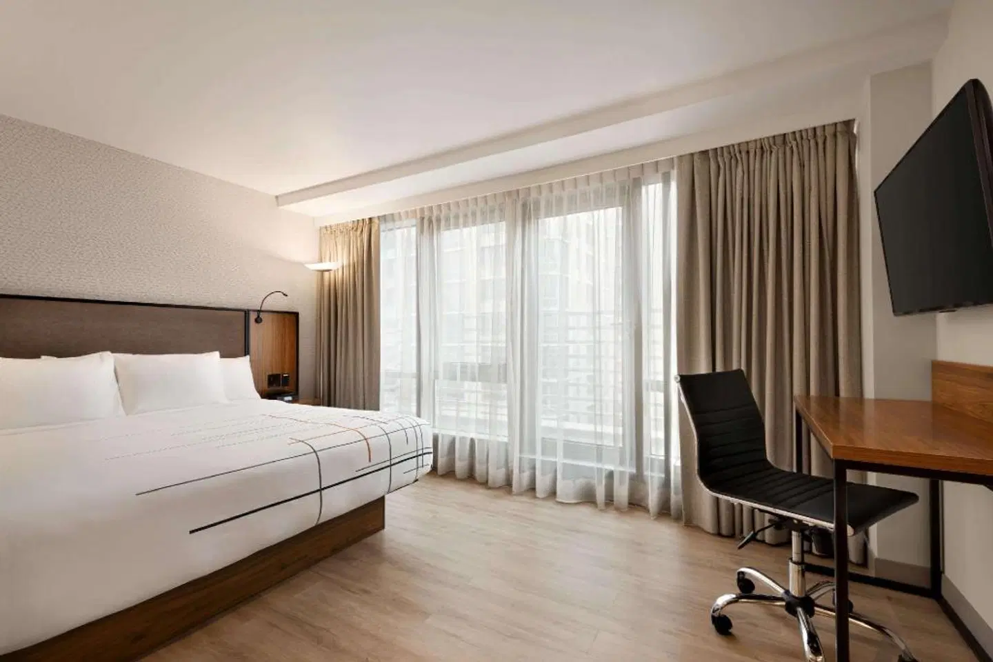 La Quinta Inn & Suites by Wyndham Manhattan Midtown ROOM_EXAMPLE