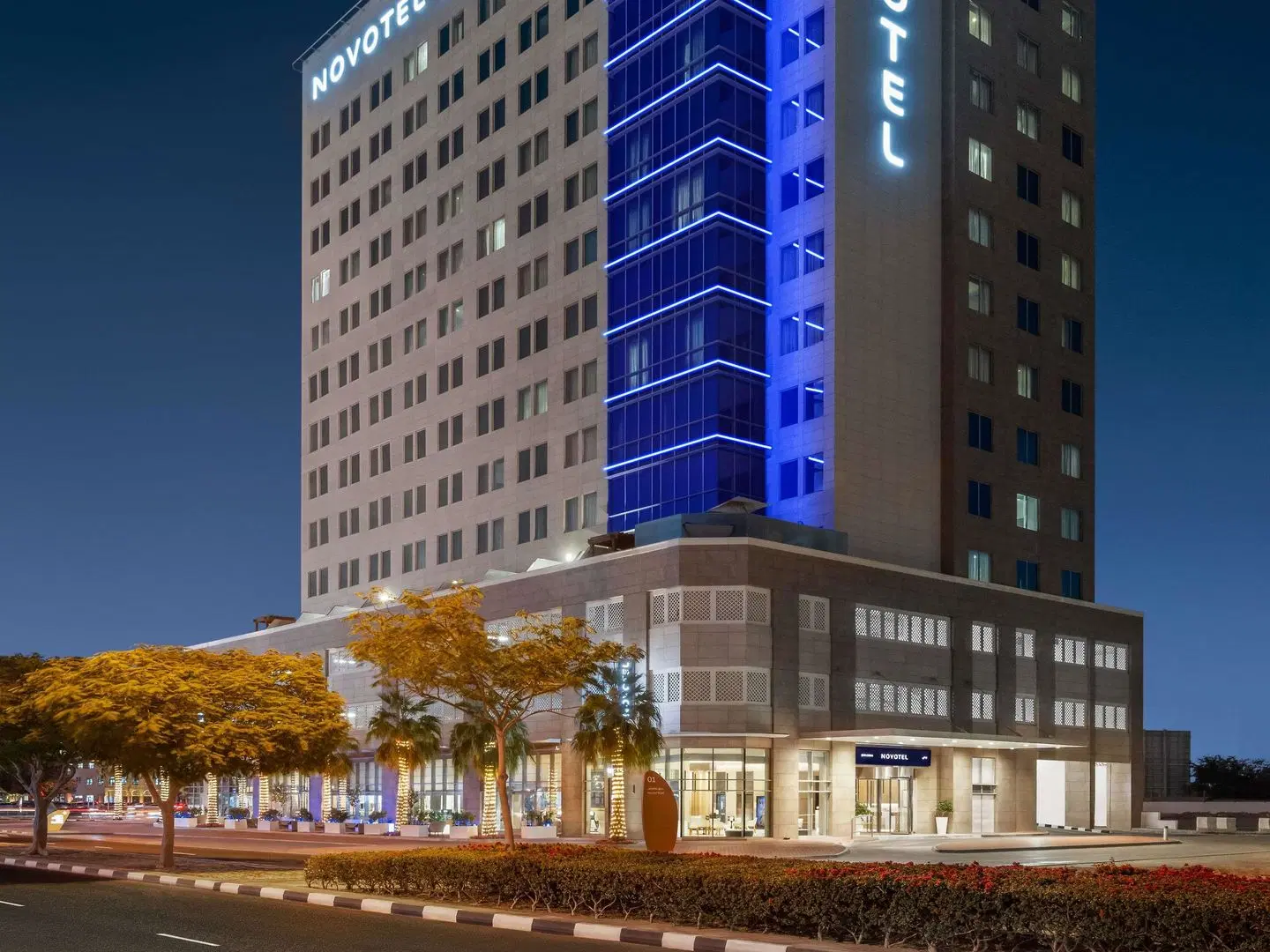 Novotel Bur Dubai Hotel EXTERIOR