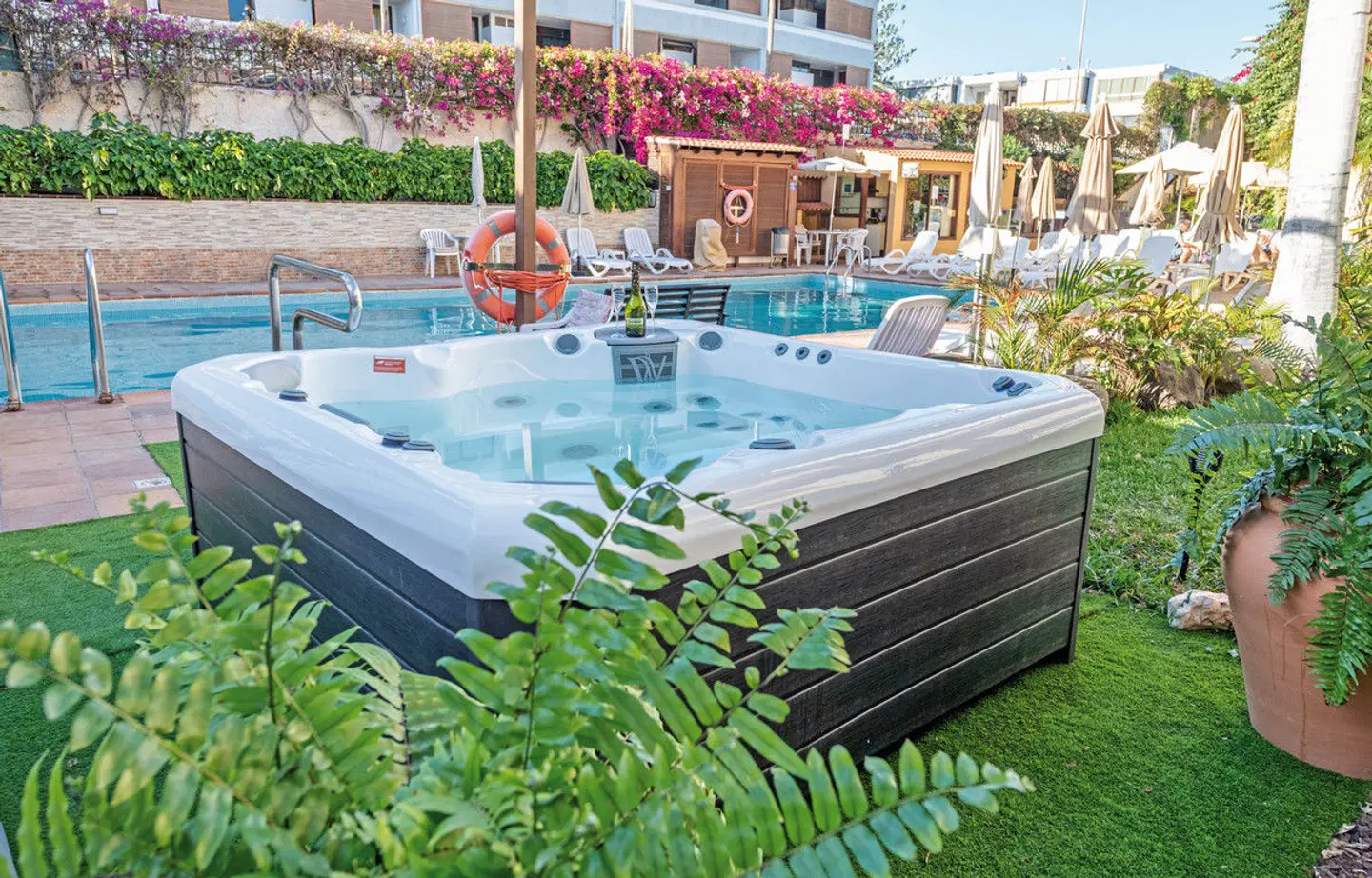 Nogalera OUTDOOR_POOL