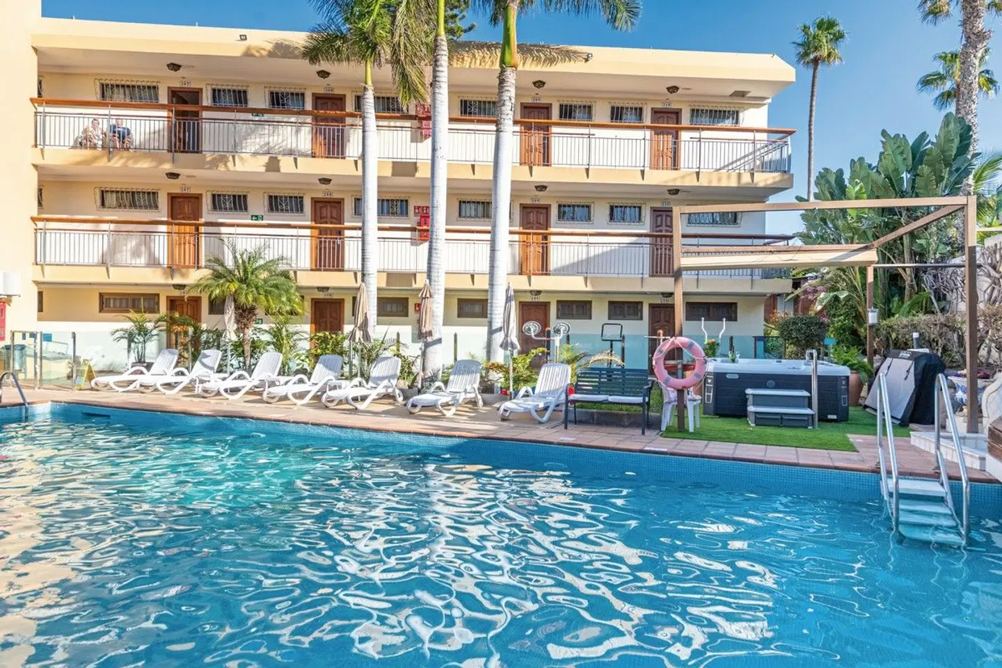 Nogalera OUTDOOR_POOL