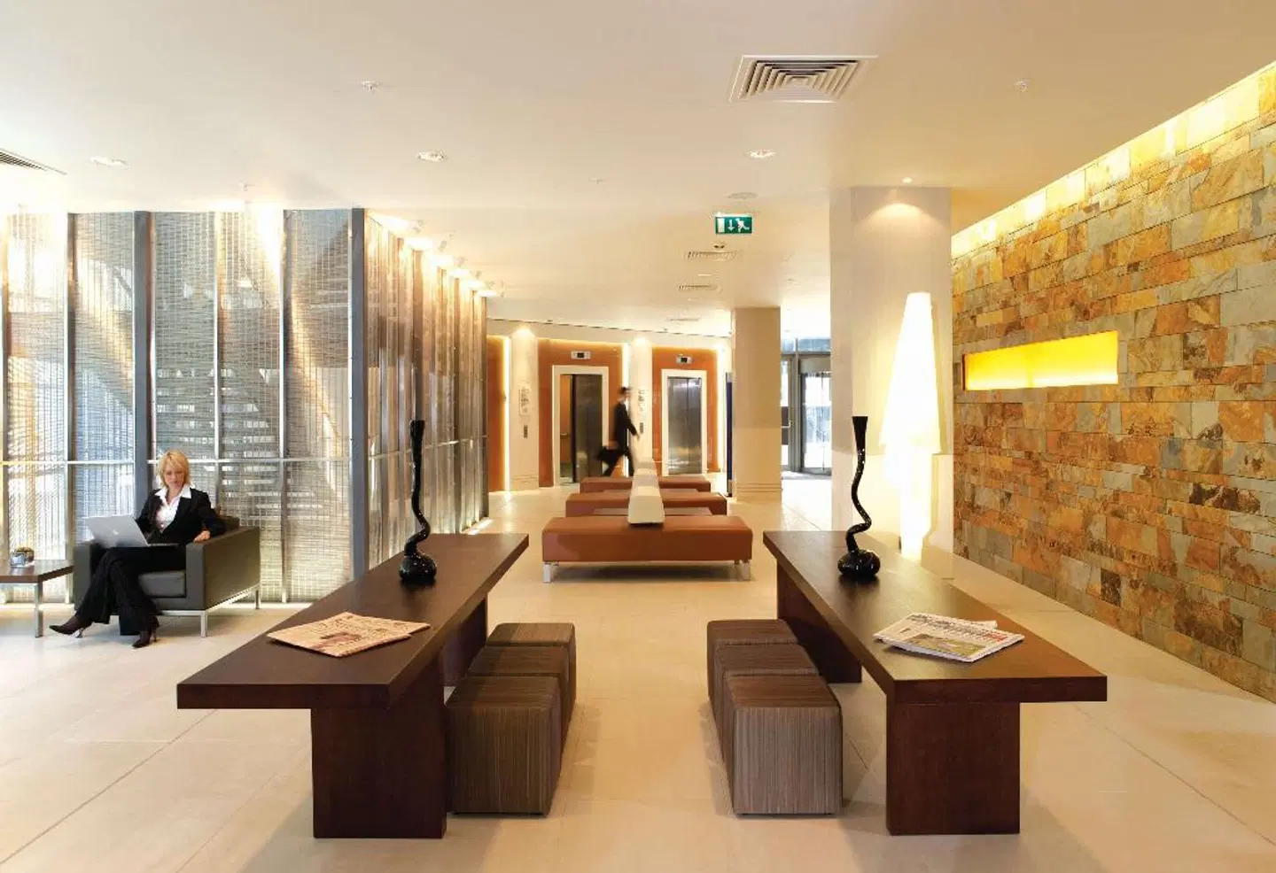 Hilton London Canary Wharf LOUNGE_LOBBY