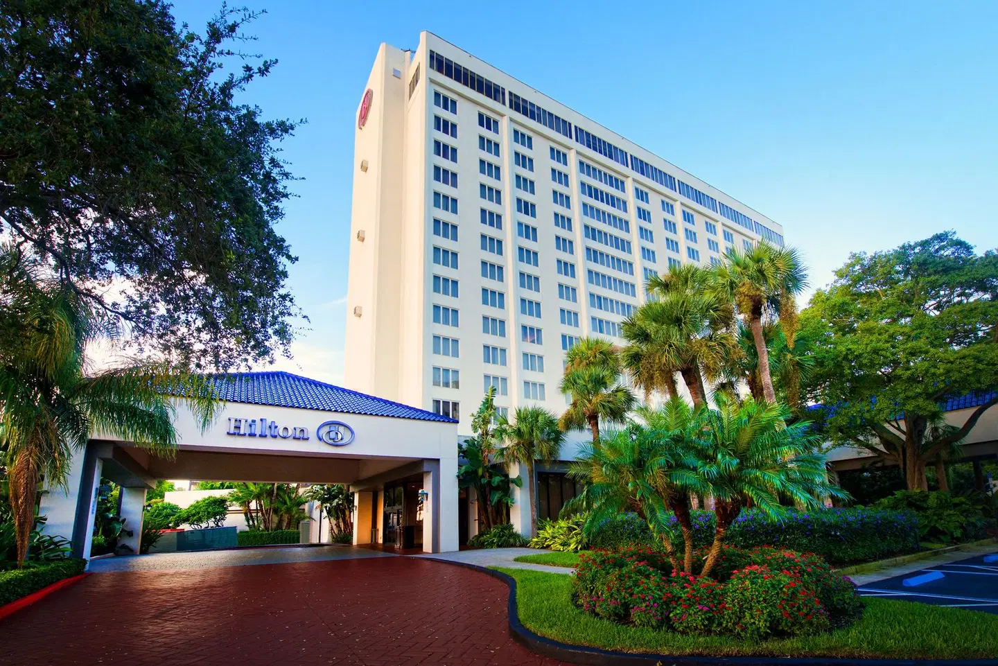 Hilton St. Petersburg Bayfront EXTERIOR