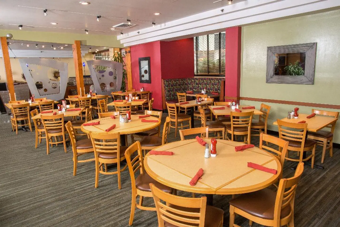 The Inn at Longwood Medical Restaurant