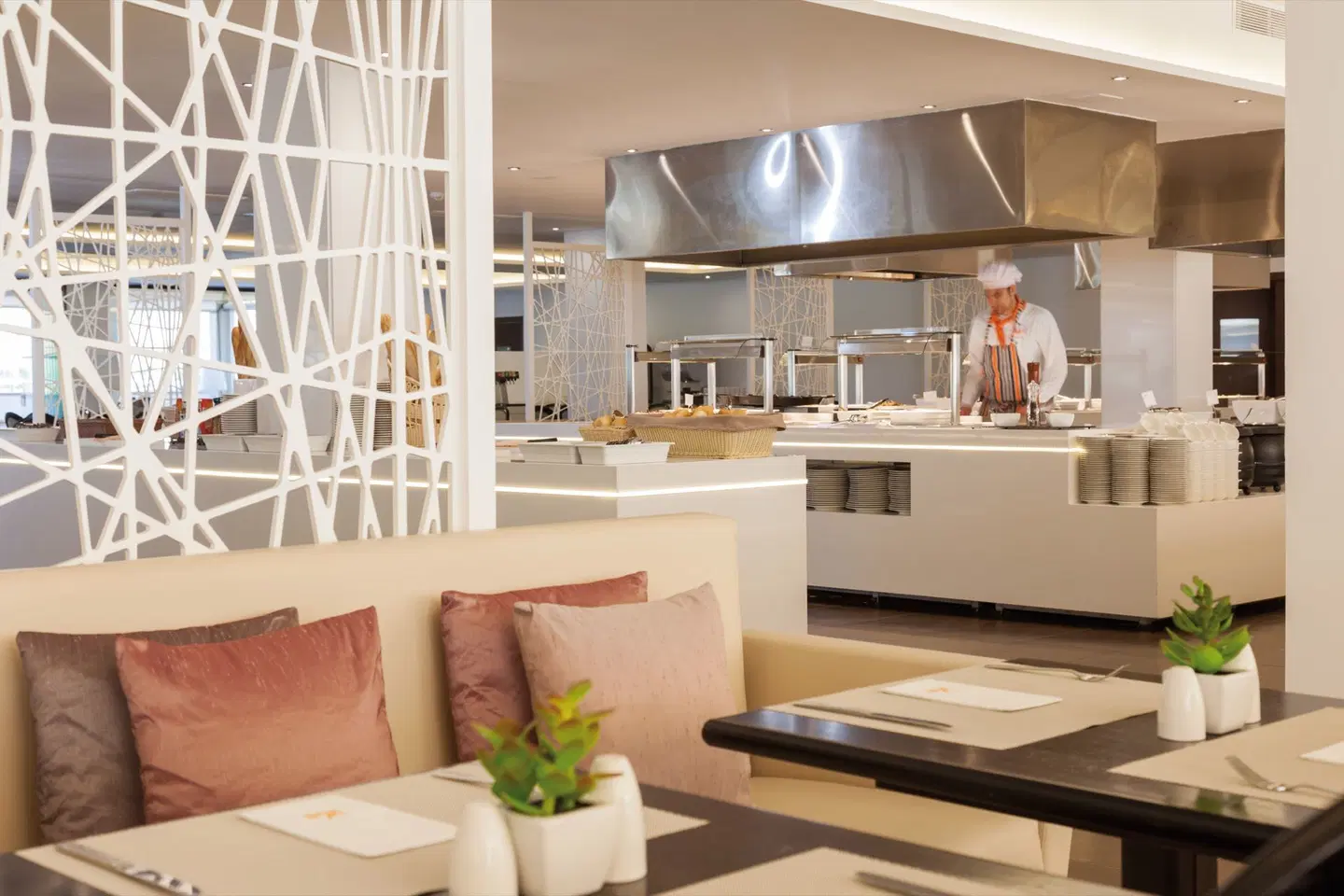 Zafiro Rey Don Jaime Restaurant