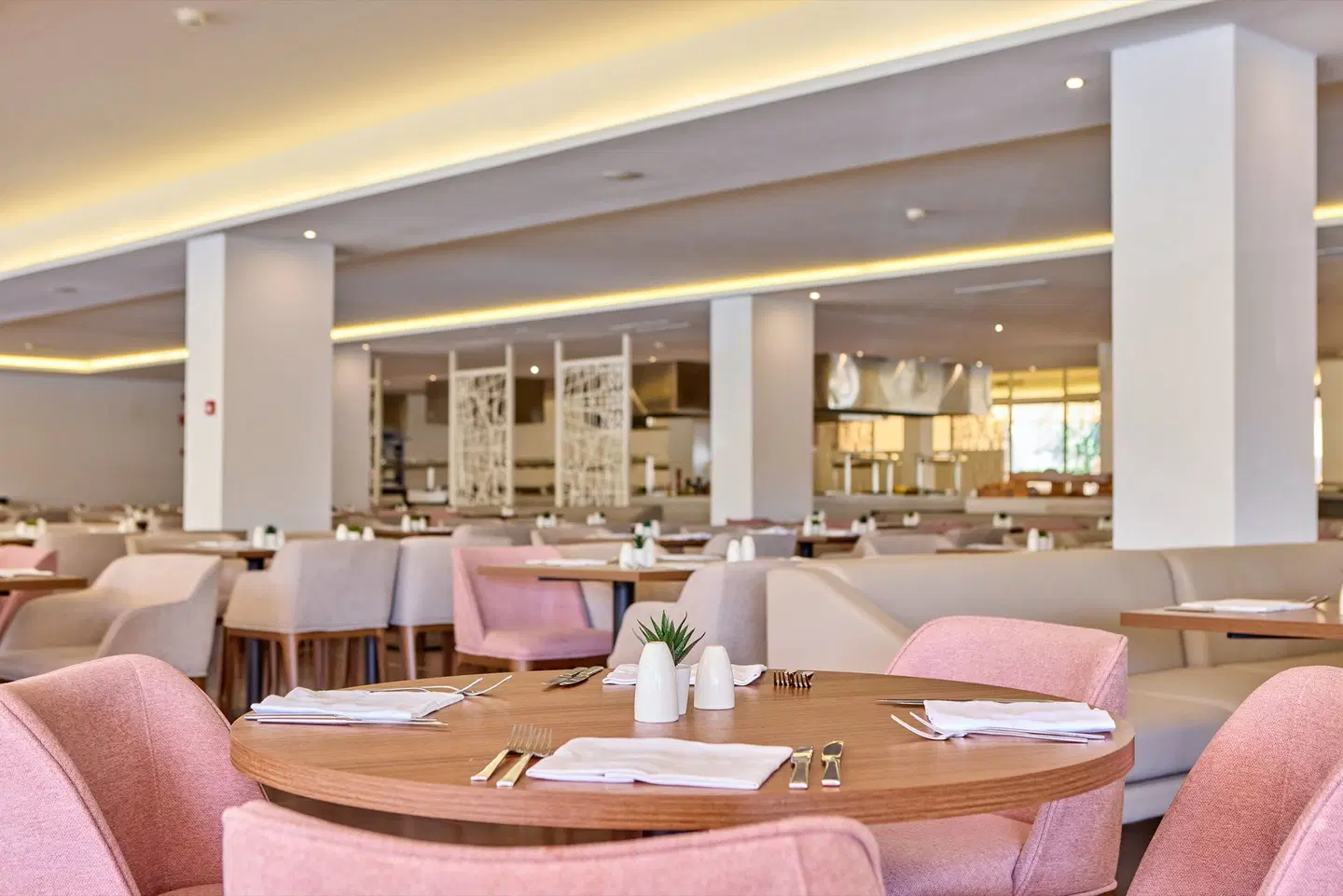 Zafiro Rey Don Jaime Restaurant