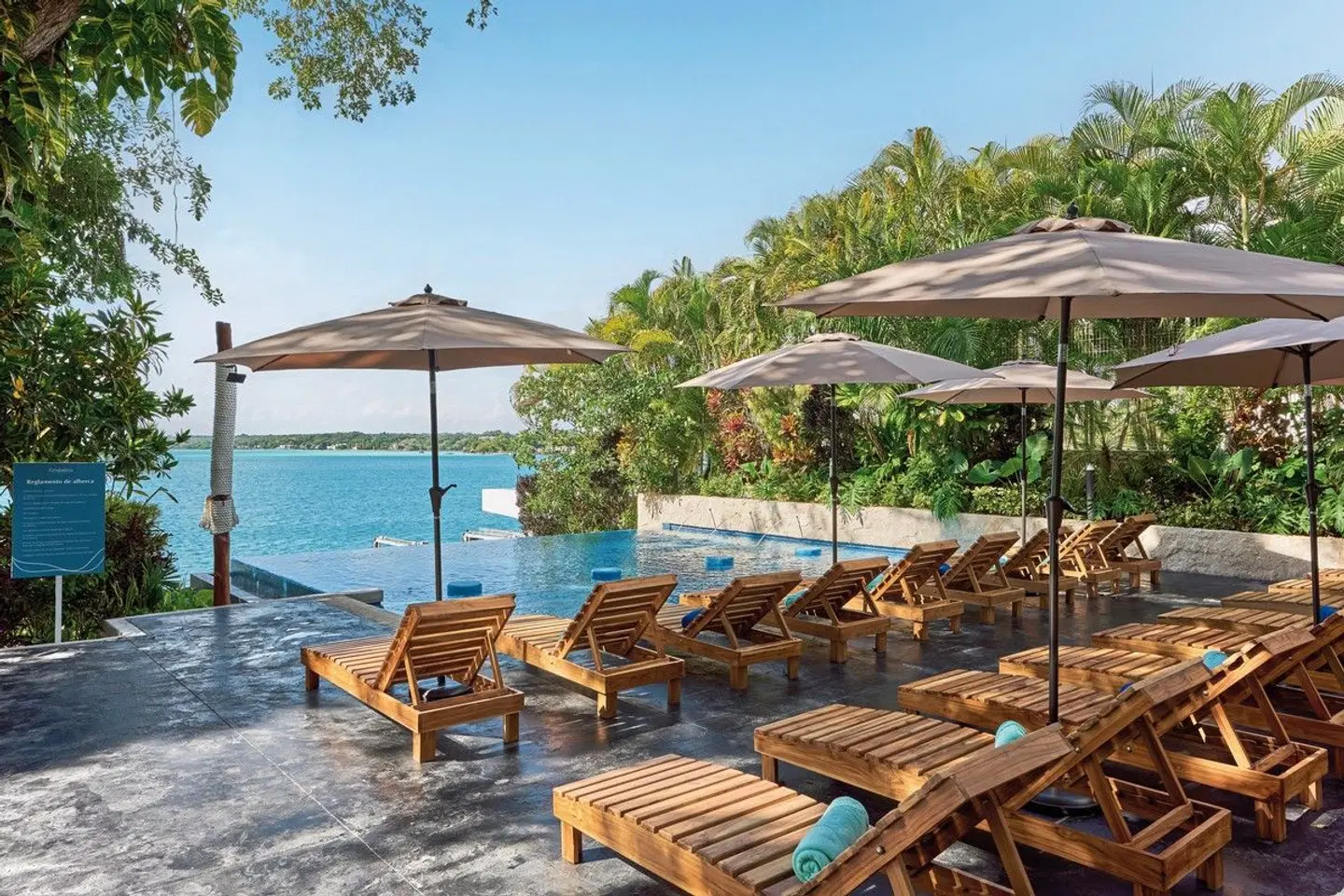 Cristalino Lagoon Front Hotel Restaurant & Spa Terrasse