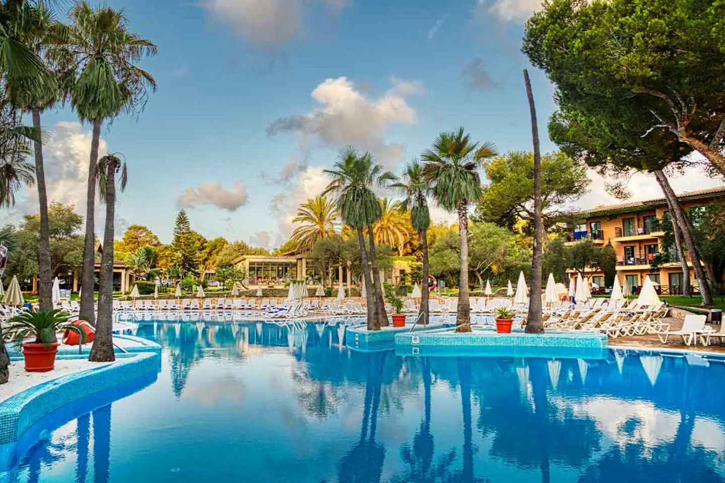 Caprice Vell Marí Hotel & Resort OUTDOOR_POOL