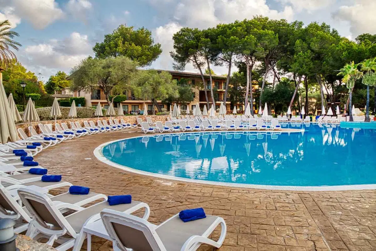 Caprice Vell Marí Hotel & Resort OUTDOOR_POOL