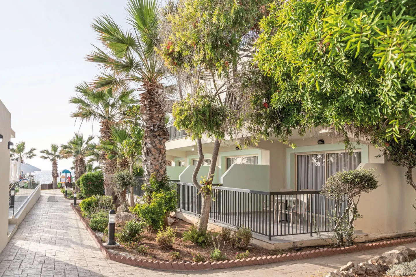 Louis Paphos Breeze Garten