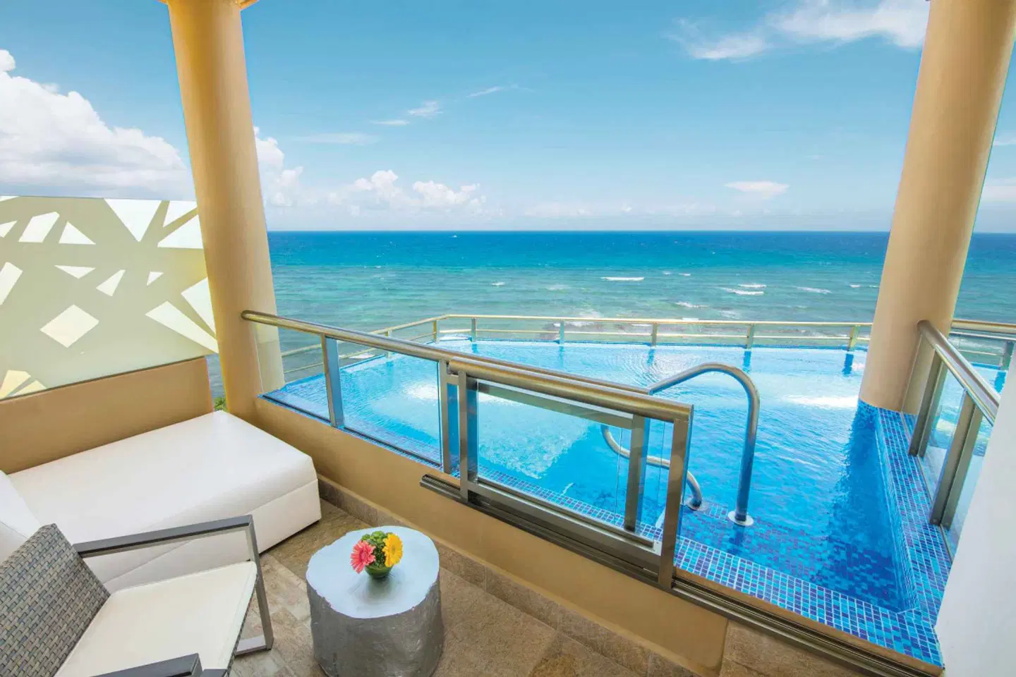 El Dorado Seaside Suites Terrasse