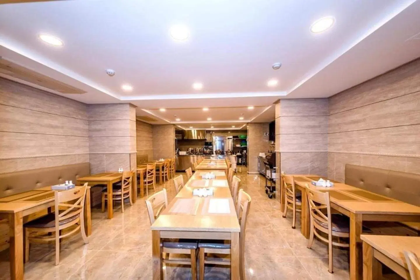 J Dream Hotel Restaurant