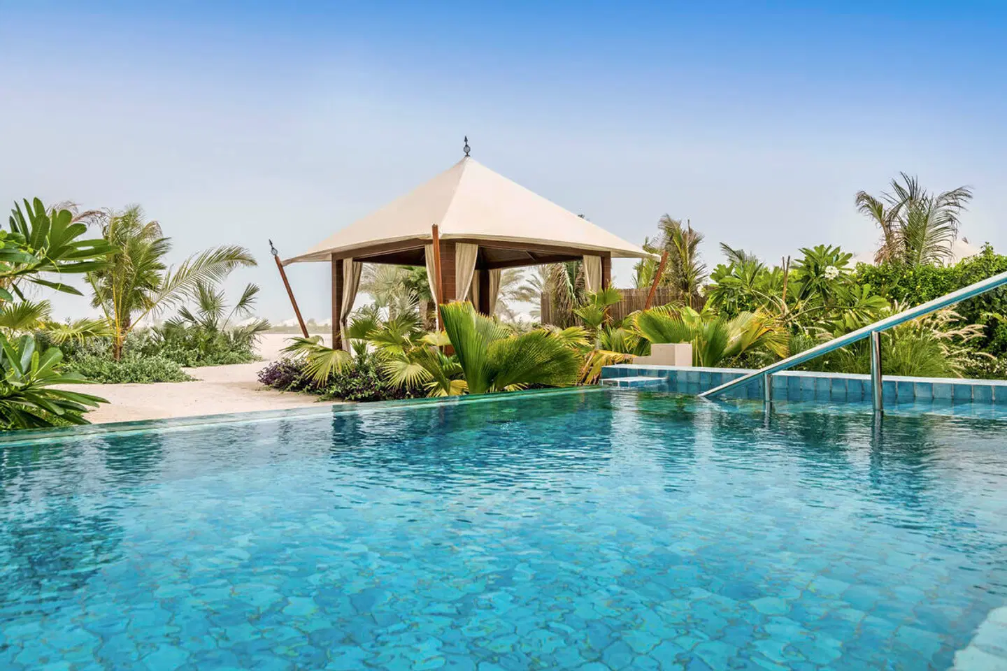 The Ritz-Carlton Ras Al Khaimah, Al Hamra Beach OUTDOOR_POOL