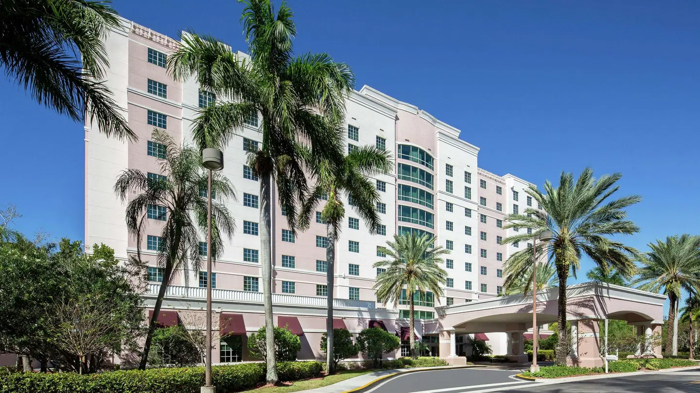 DoubleTree by Hilton Sunrise - Sawgrass Mills EXTERIOR