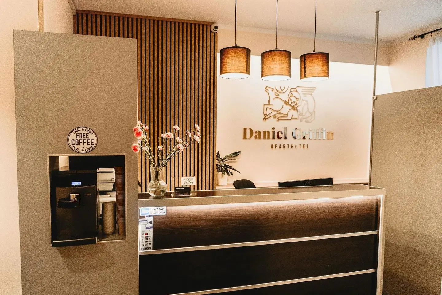 Daniel Griffin Aparthotel Bar