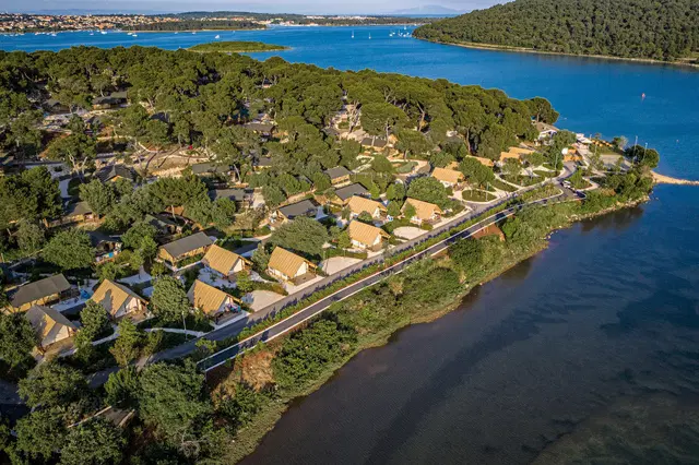 Arena One 99 Glamping EXTERIOR