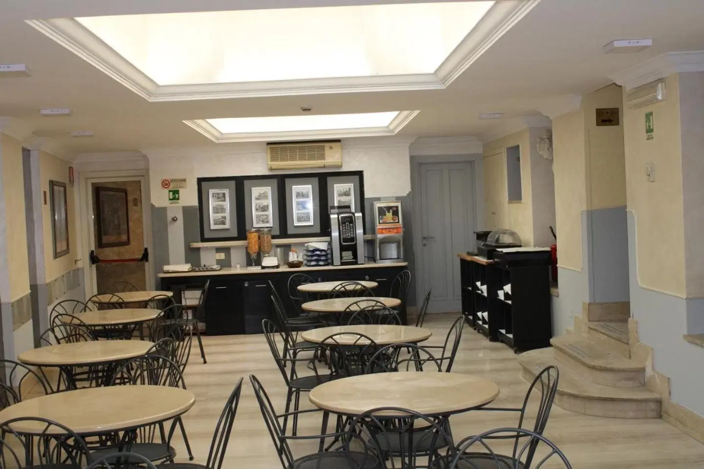 Hotel Center 2 LOUNGE_LOBBY