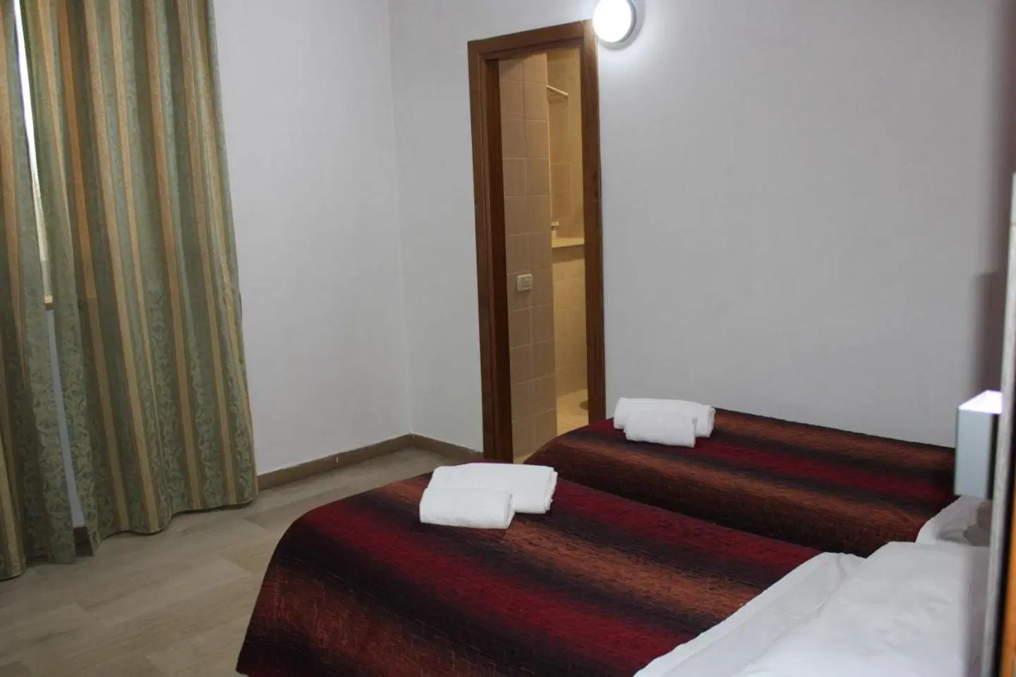Hotel Center 2 ROOM_EXAMPLE