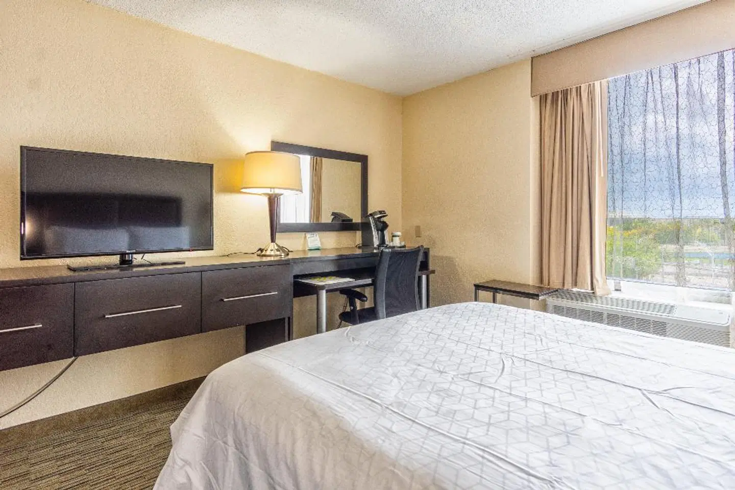 Holiday Inn Miami International Airport ROOM_EXAMPLE