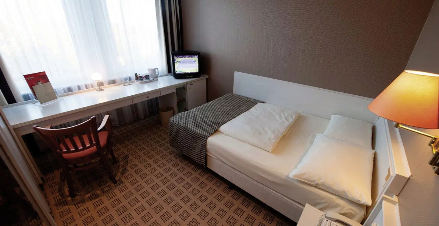 Park Hotel Hamburg Arena ROOM_EXAMPLE