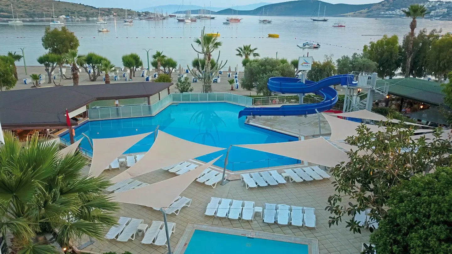 Parkim Ayaz OUTDOOR_POOL