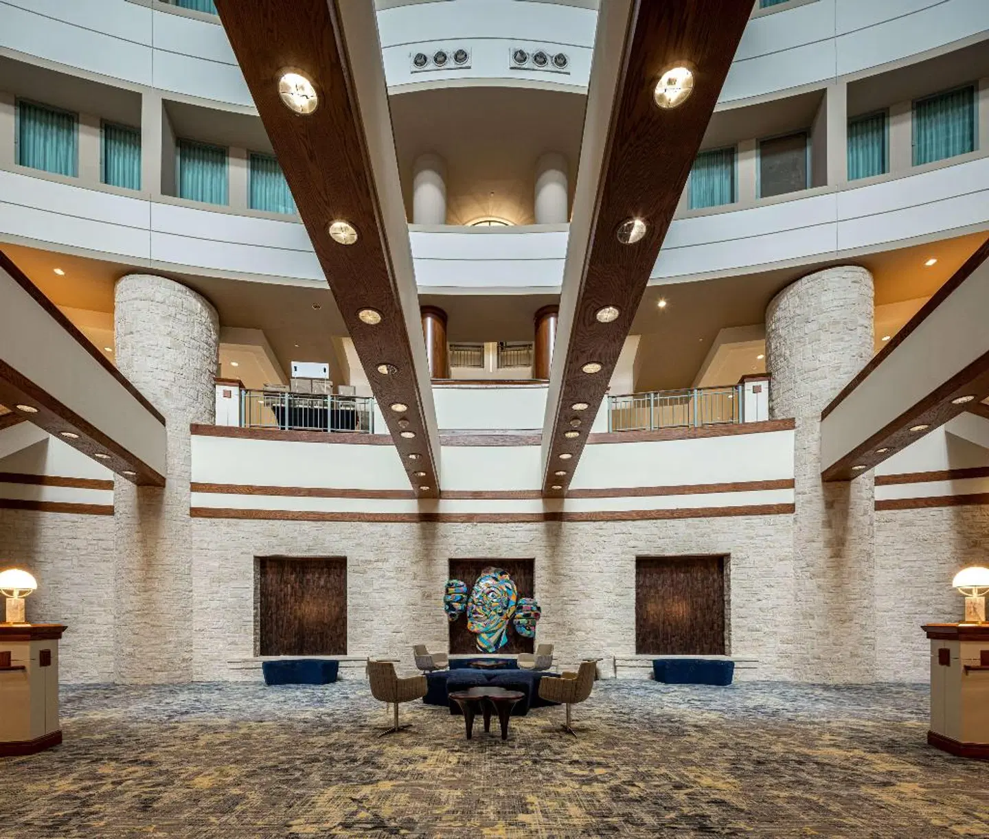 Hilton Austin Airport EXTERIOR