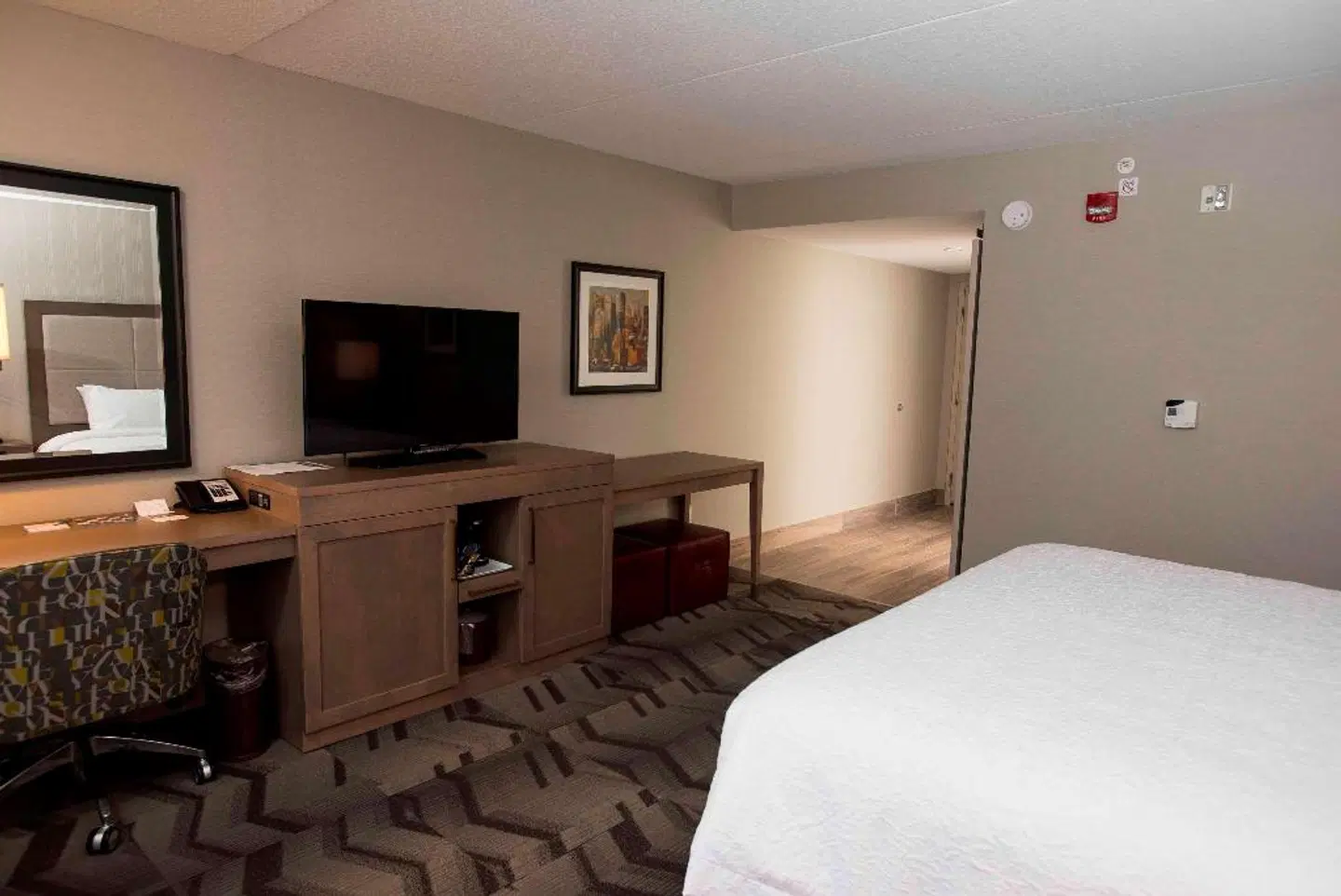 Hampton Inn & Suites by Hilton Thunder Bay ROOM_EXAMPLE