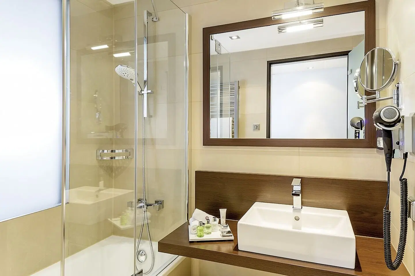 NH Collection Dresden Altmarkt Badezimmer