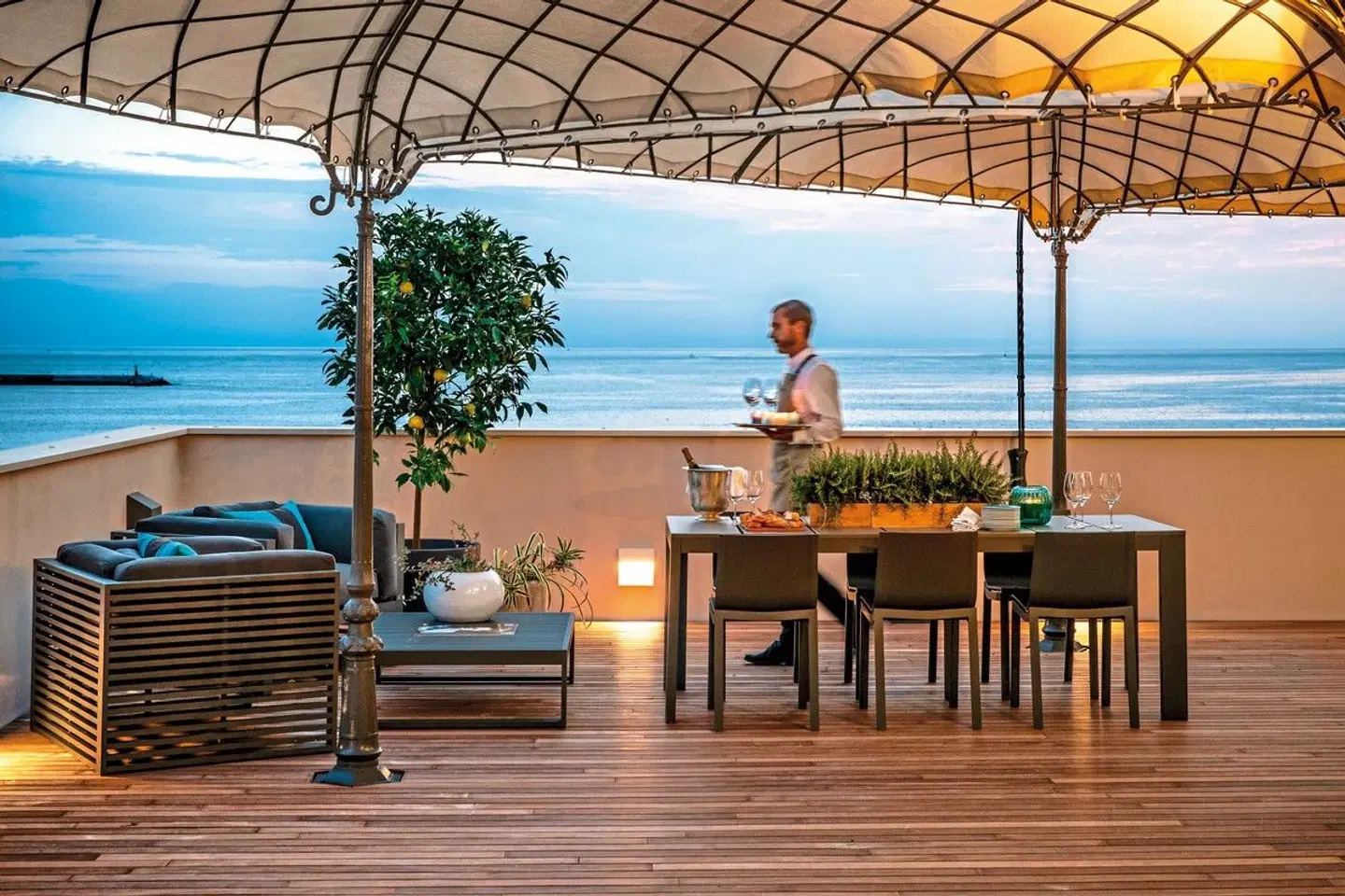 Plaza e De Russie Terrasse