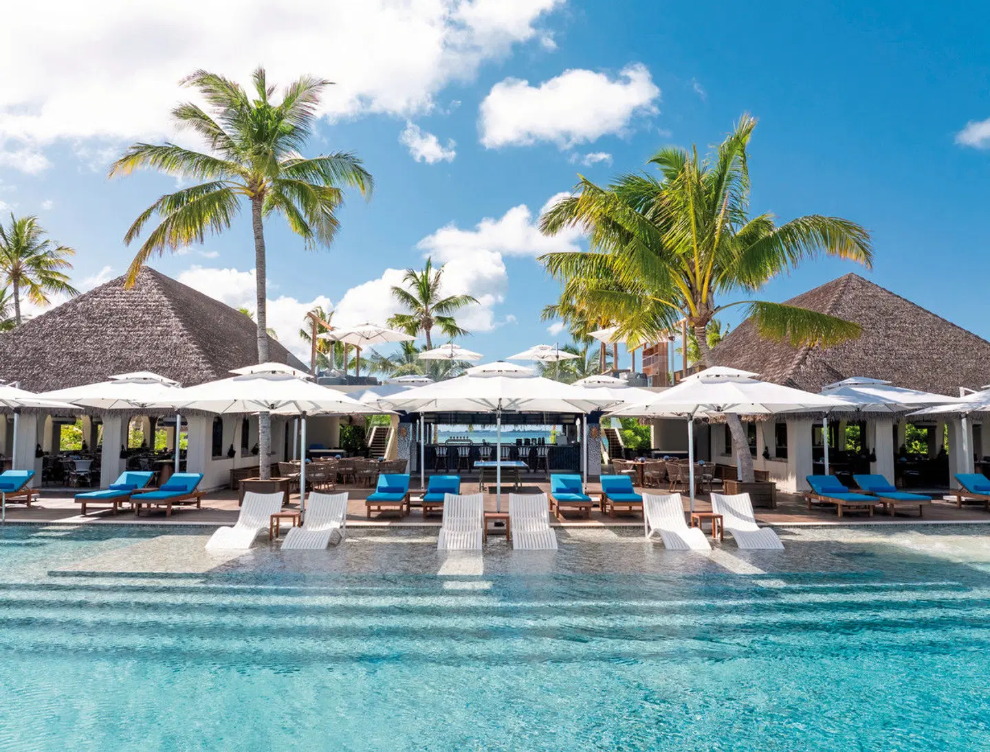 dusitD2 Feydhoo Maldives OUTDOOR_POOL