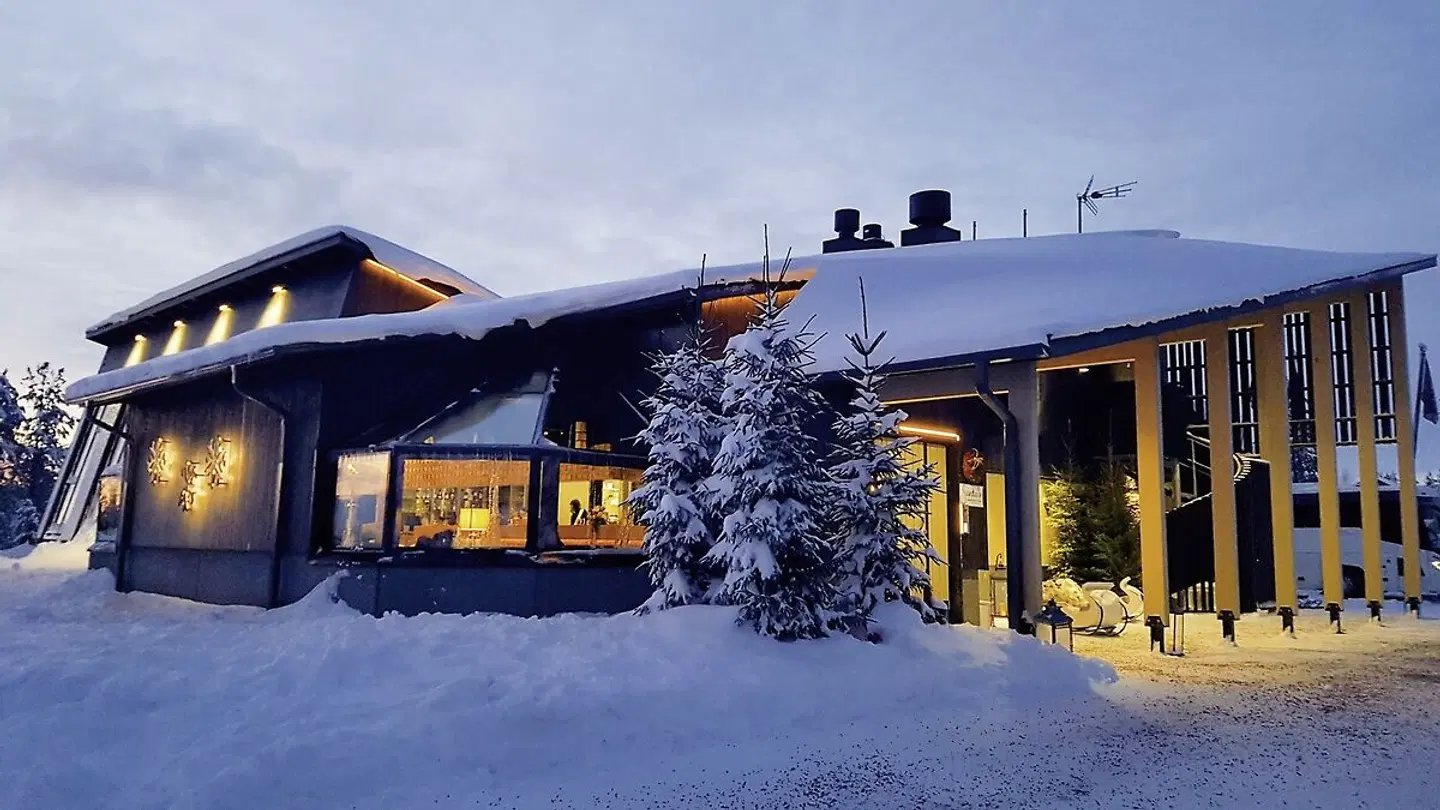 Santa's Igloos Arctic Circle EXTERIOR