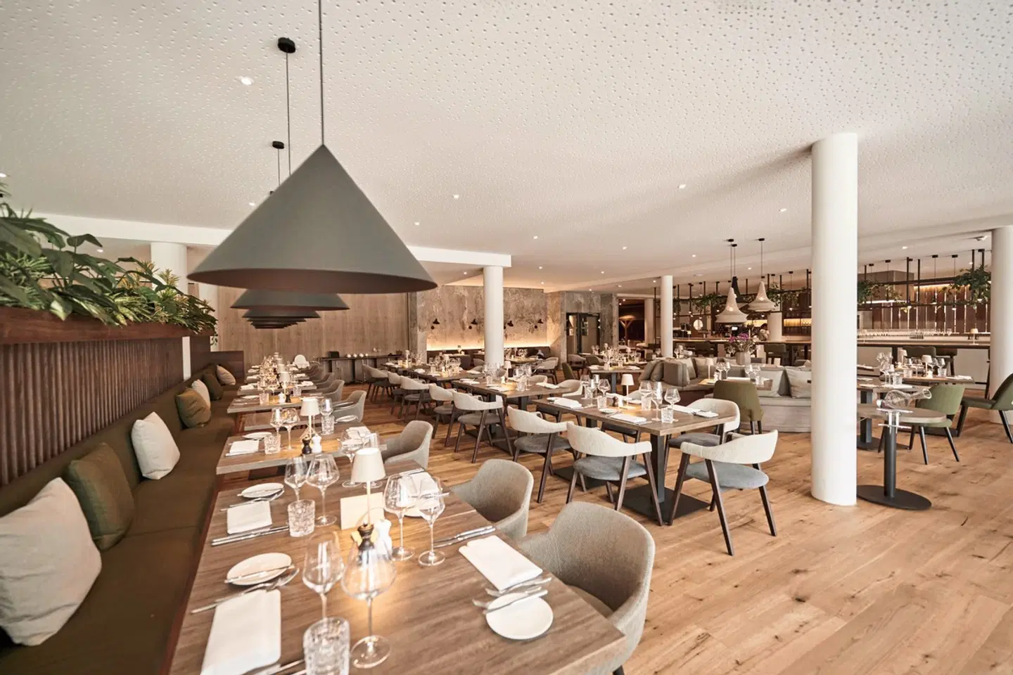 Nouri Hotel Restaurant