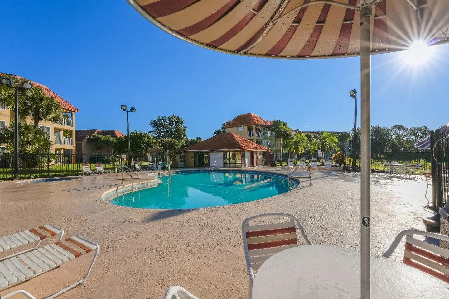 Parc Corniche Condominium Suite Hotel OUTDOOR_POOL