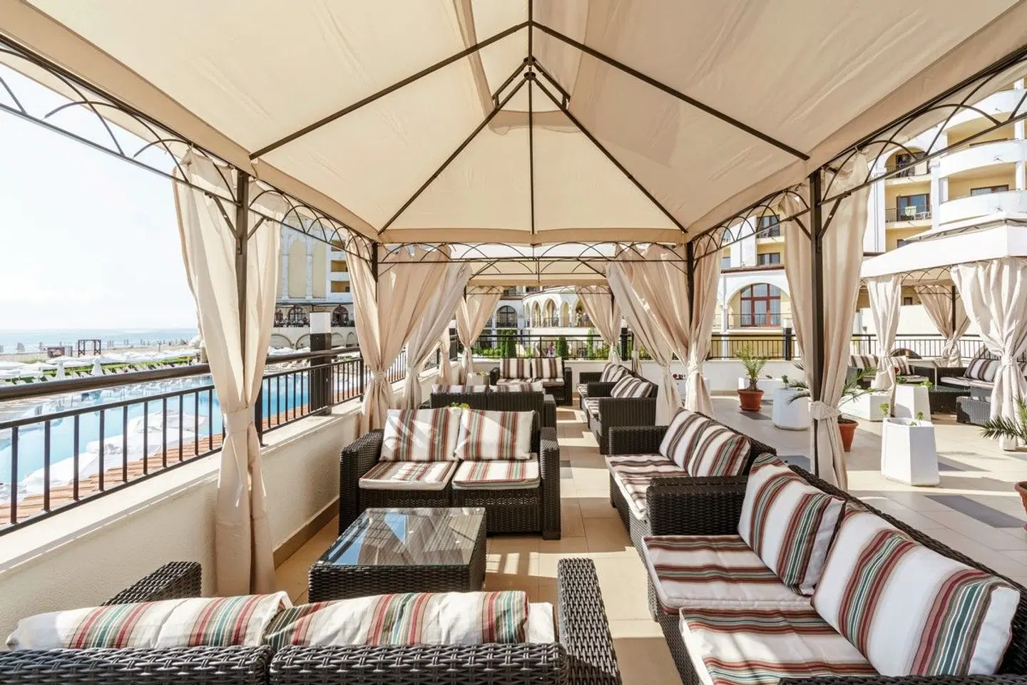 Alua Helios Bay LOUNGE_LOBBY