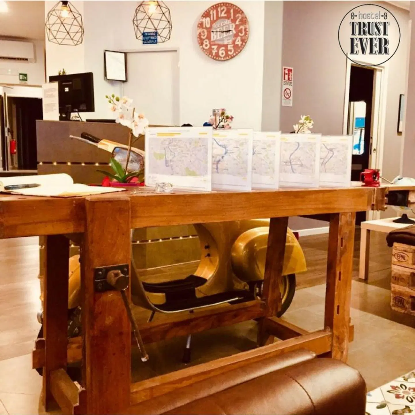 Hostel TrustEver Bar