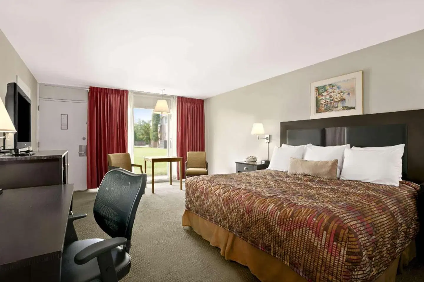 Ramada by Wyndham Washington ROOM_EXAMPLE