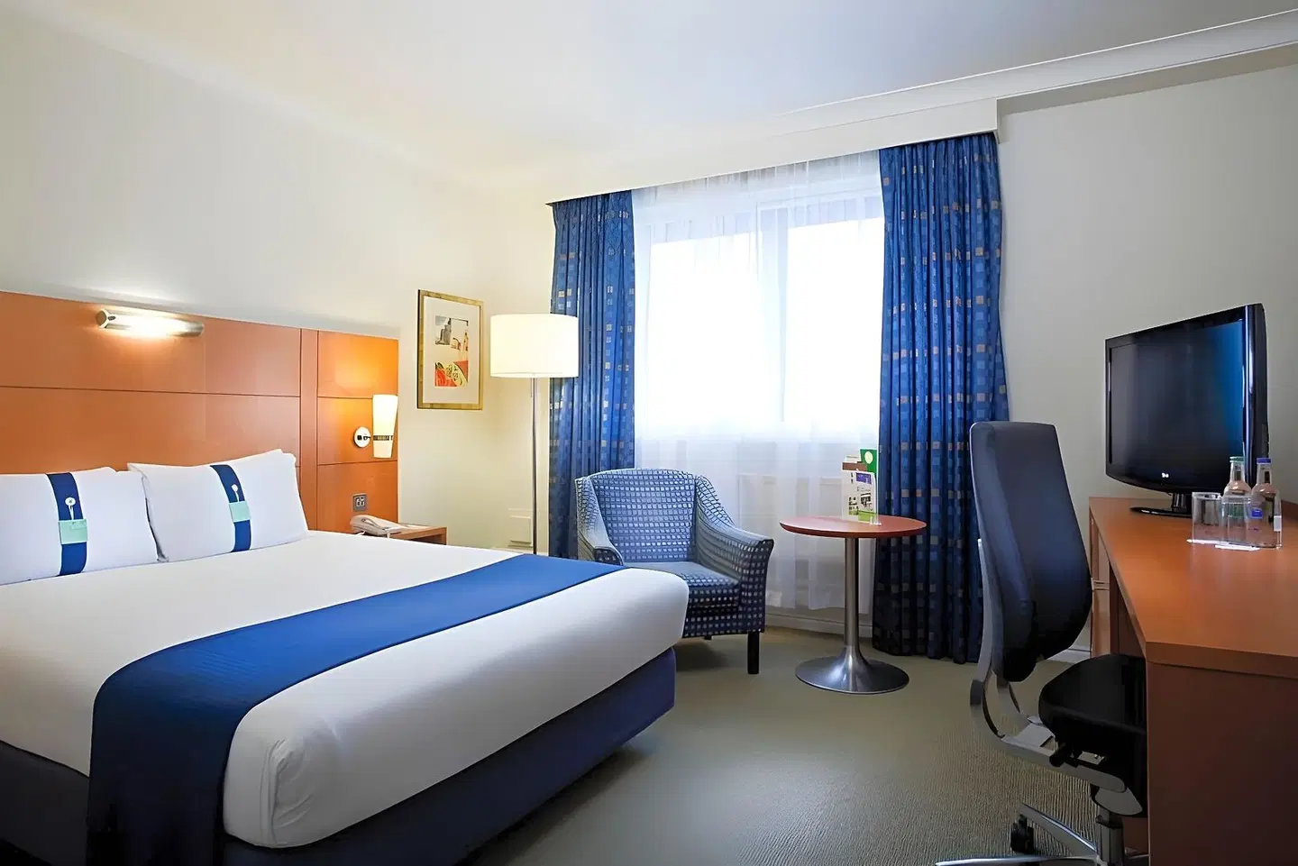 Holiday Inn Cardiff City Centre by IHG ROOM_EXAMPLE