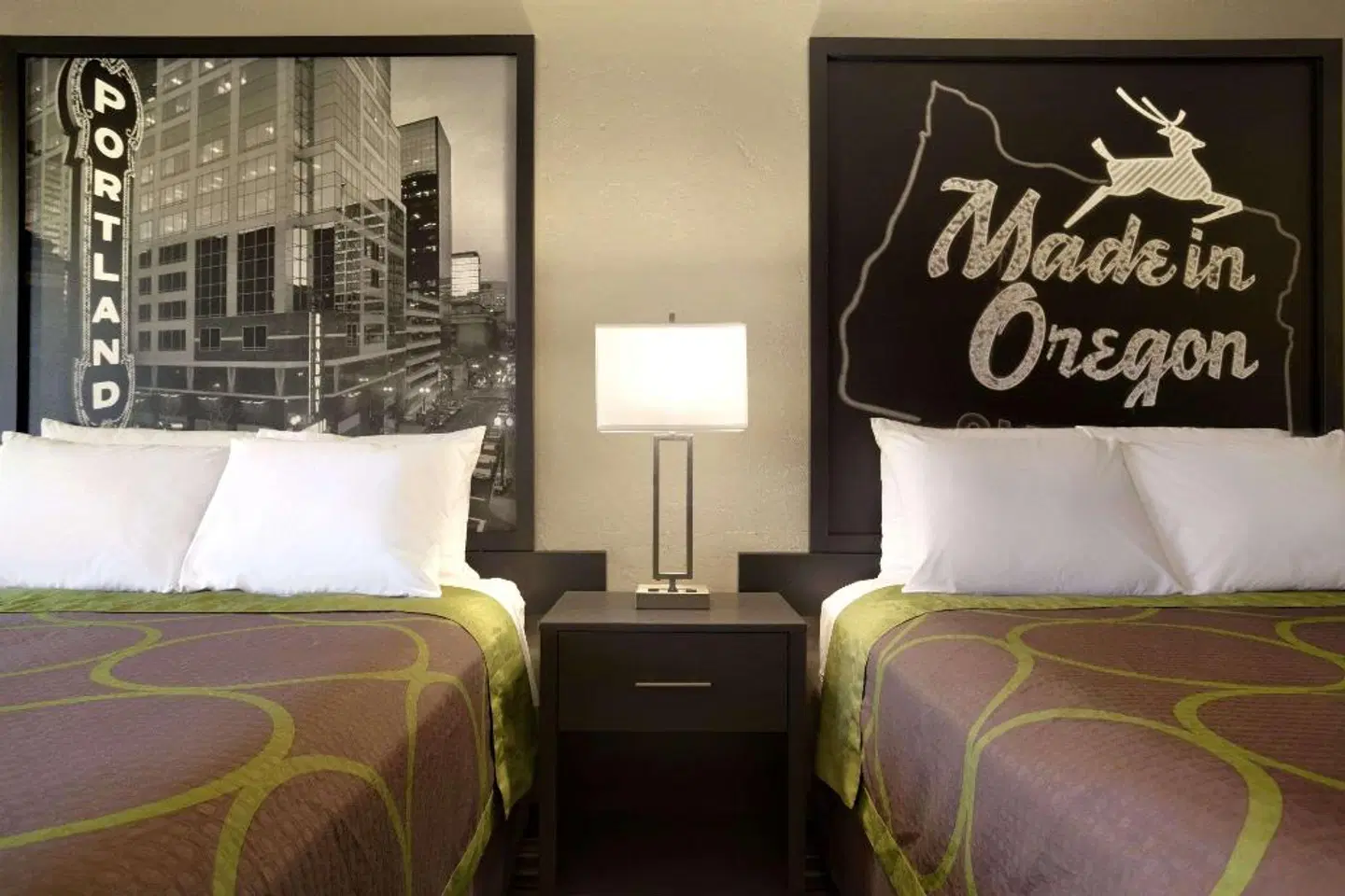 Super 8 Portland Airport ROOM_EXAMPLE