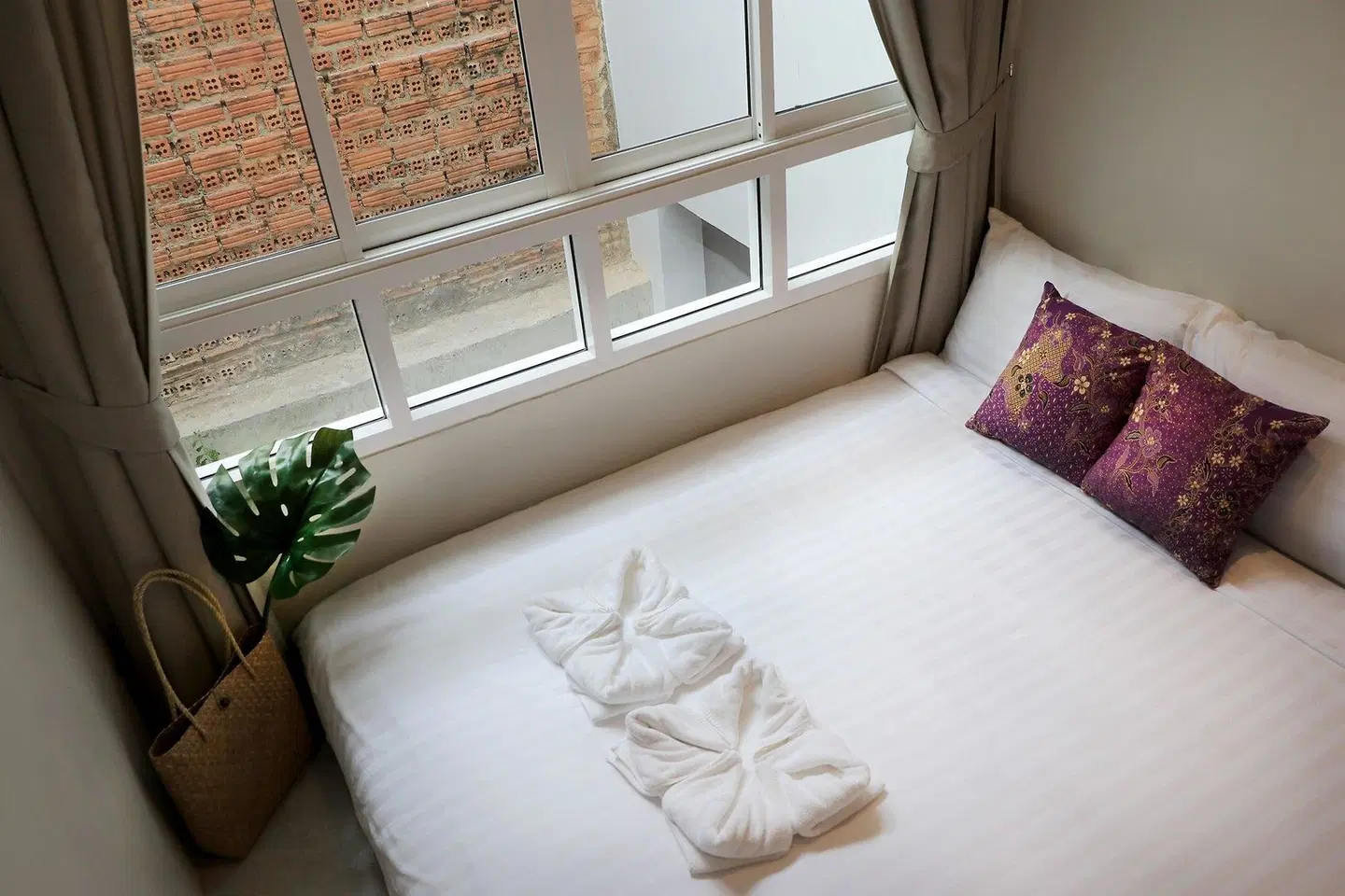 A DAY INN RANONG HOSTEL ROOM_EXAMPLE