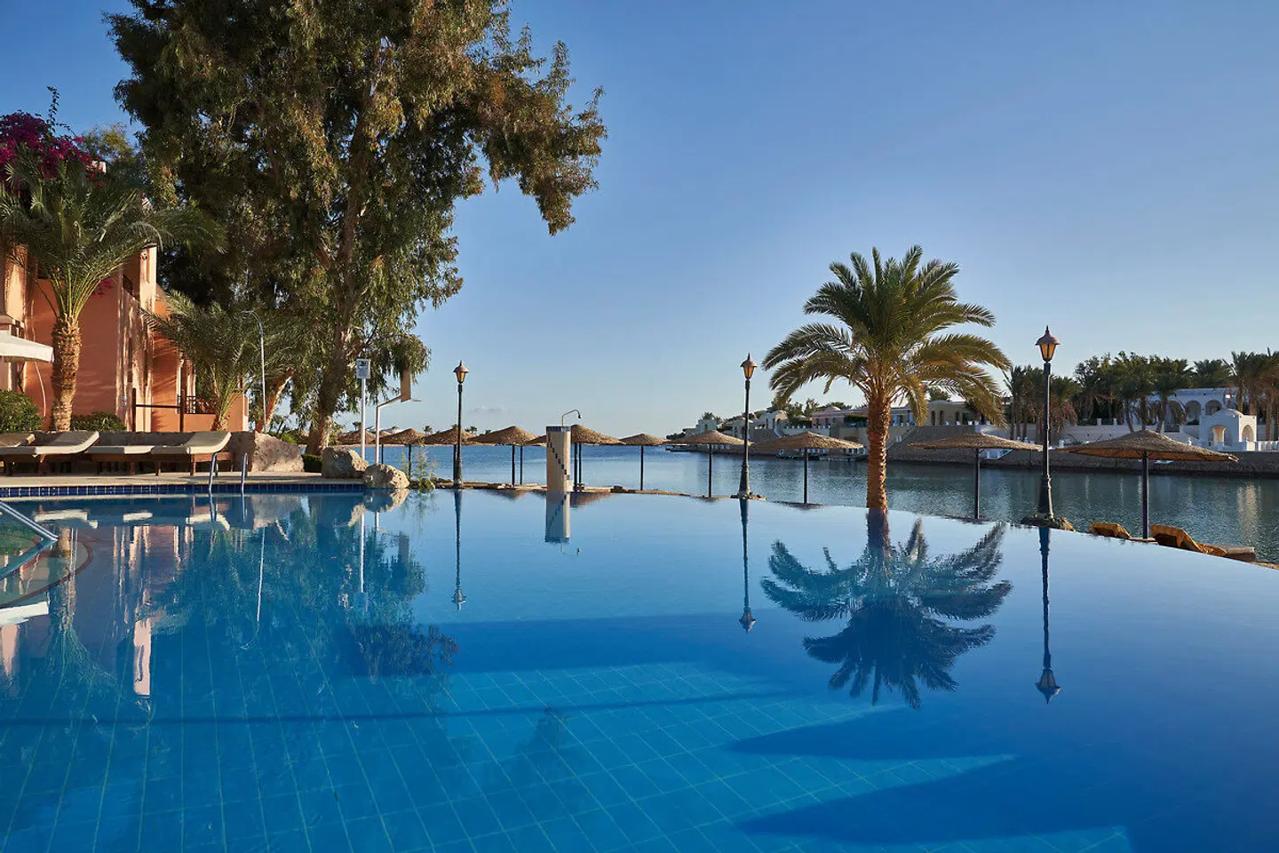 Sultan Bey OUTDOOR_POOL