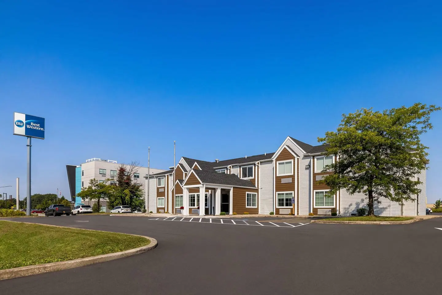 Best Western Buffalo Inn & Suites EXTERIOR