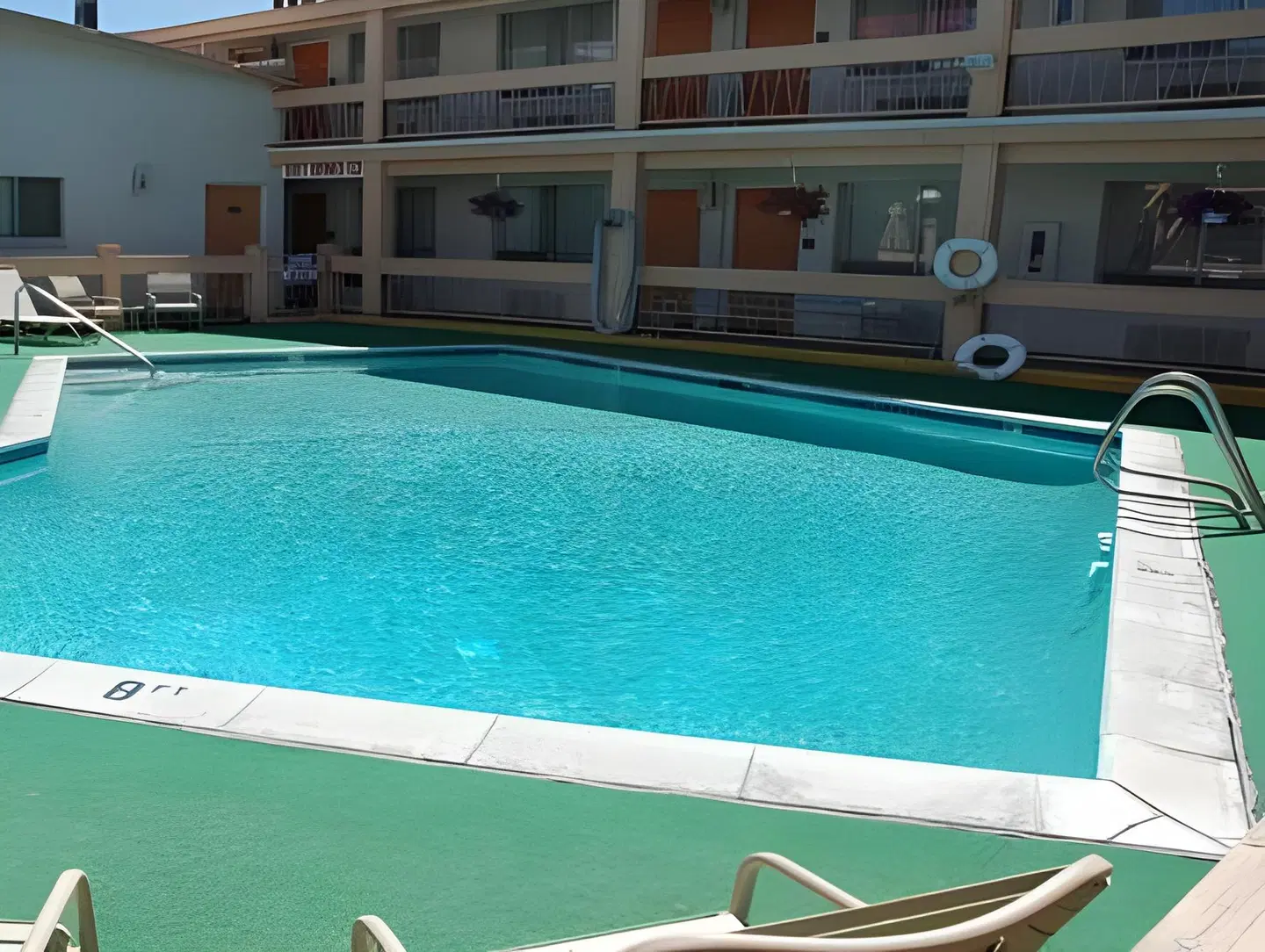 Thunderbird Motel OUTDOOR_POOL