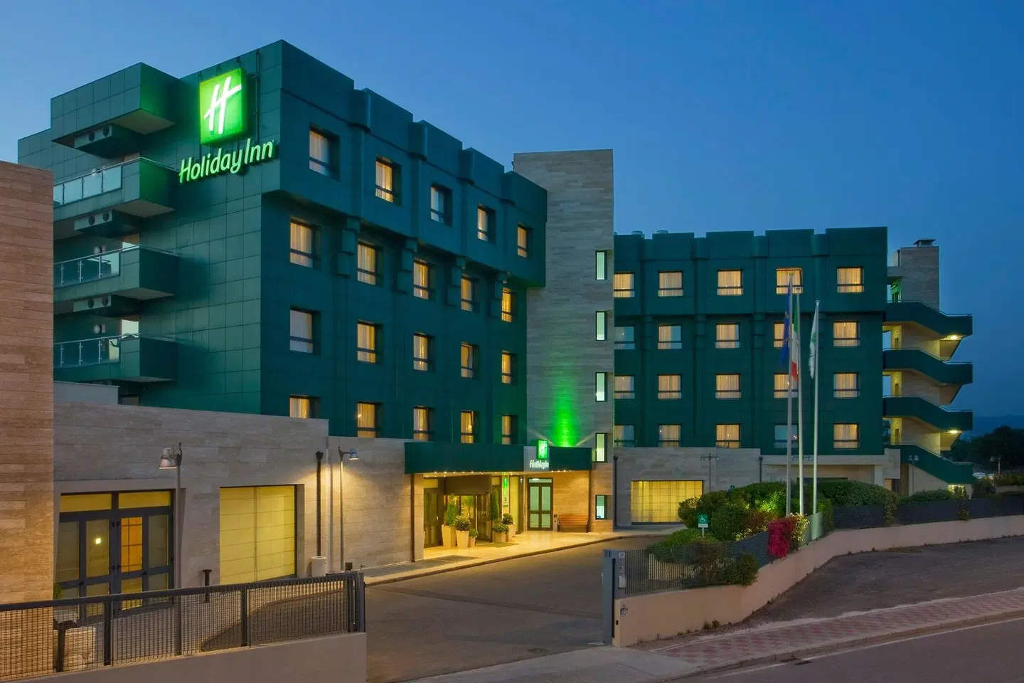 Holiday Inn Cagliari by IHG EXTERIOR