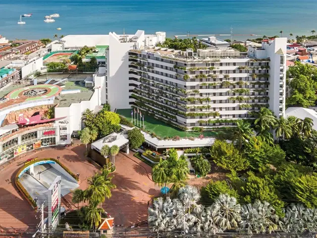 Avani Pattaya Resort EXTERIOR