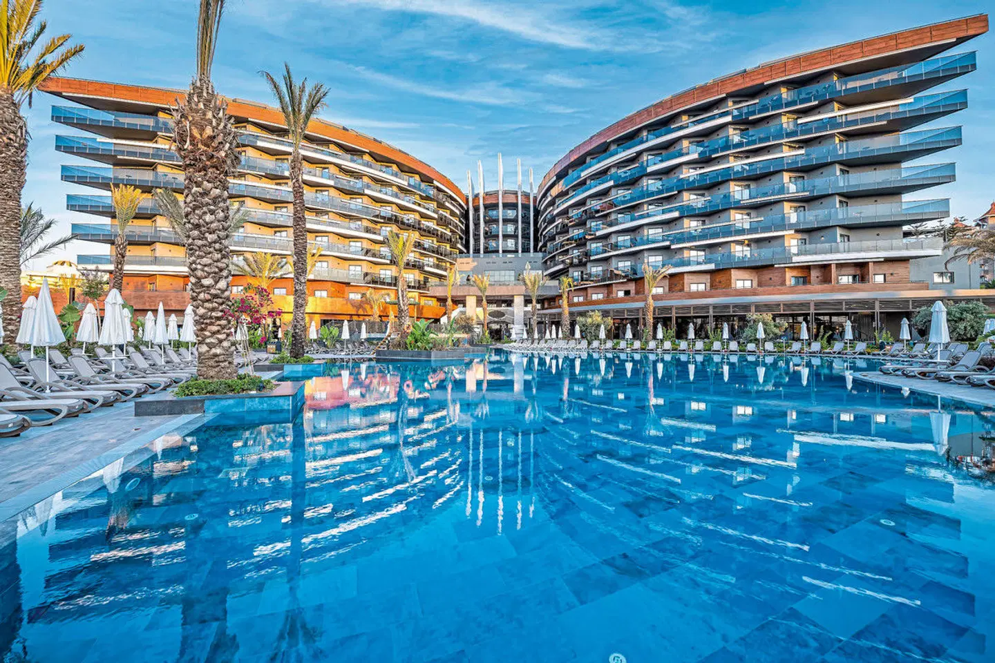 Calyptus Kirman Premium Hallenbad