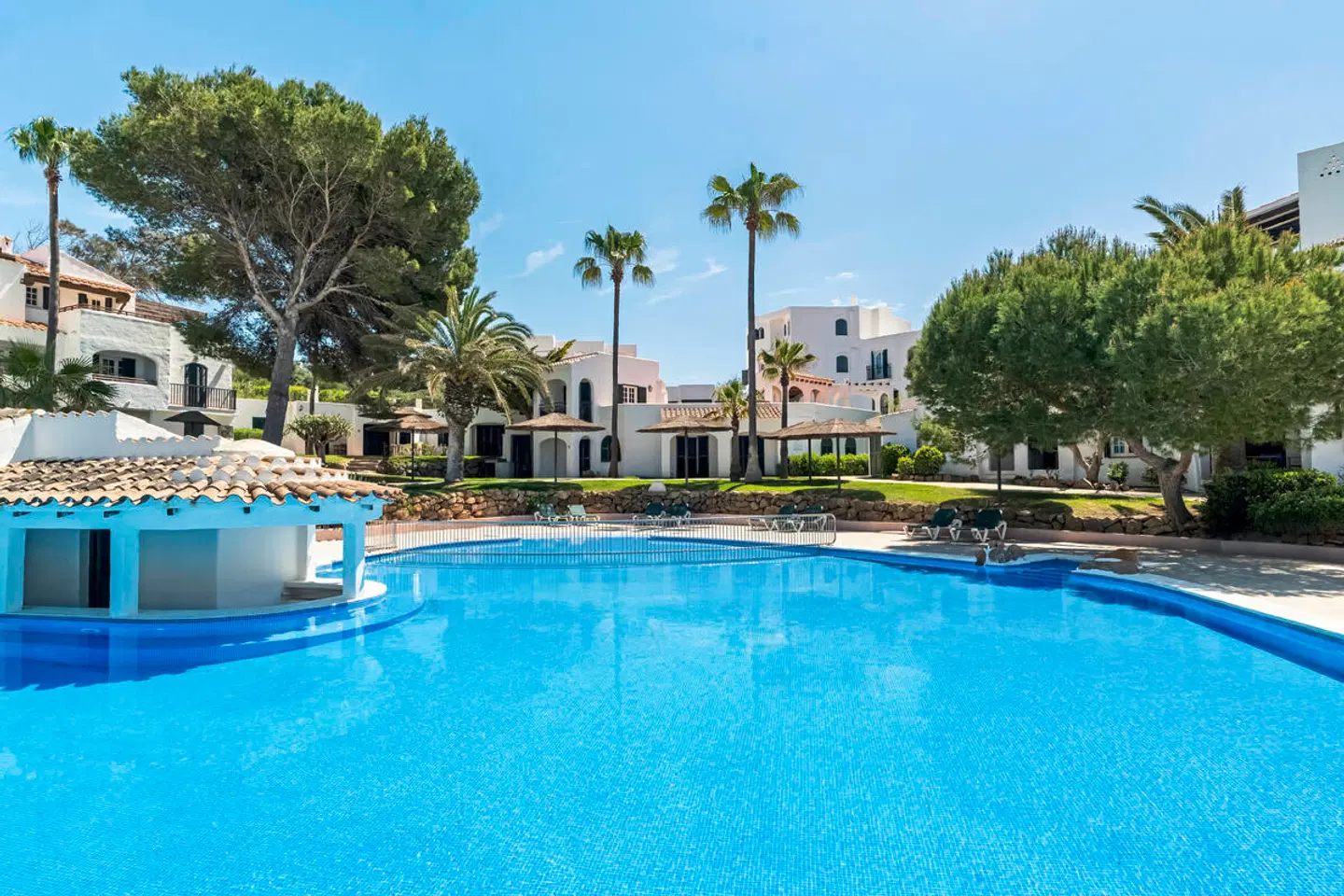 FERGUS Club Carema Splash OUTDOOR_POOL