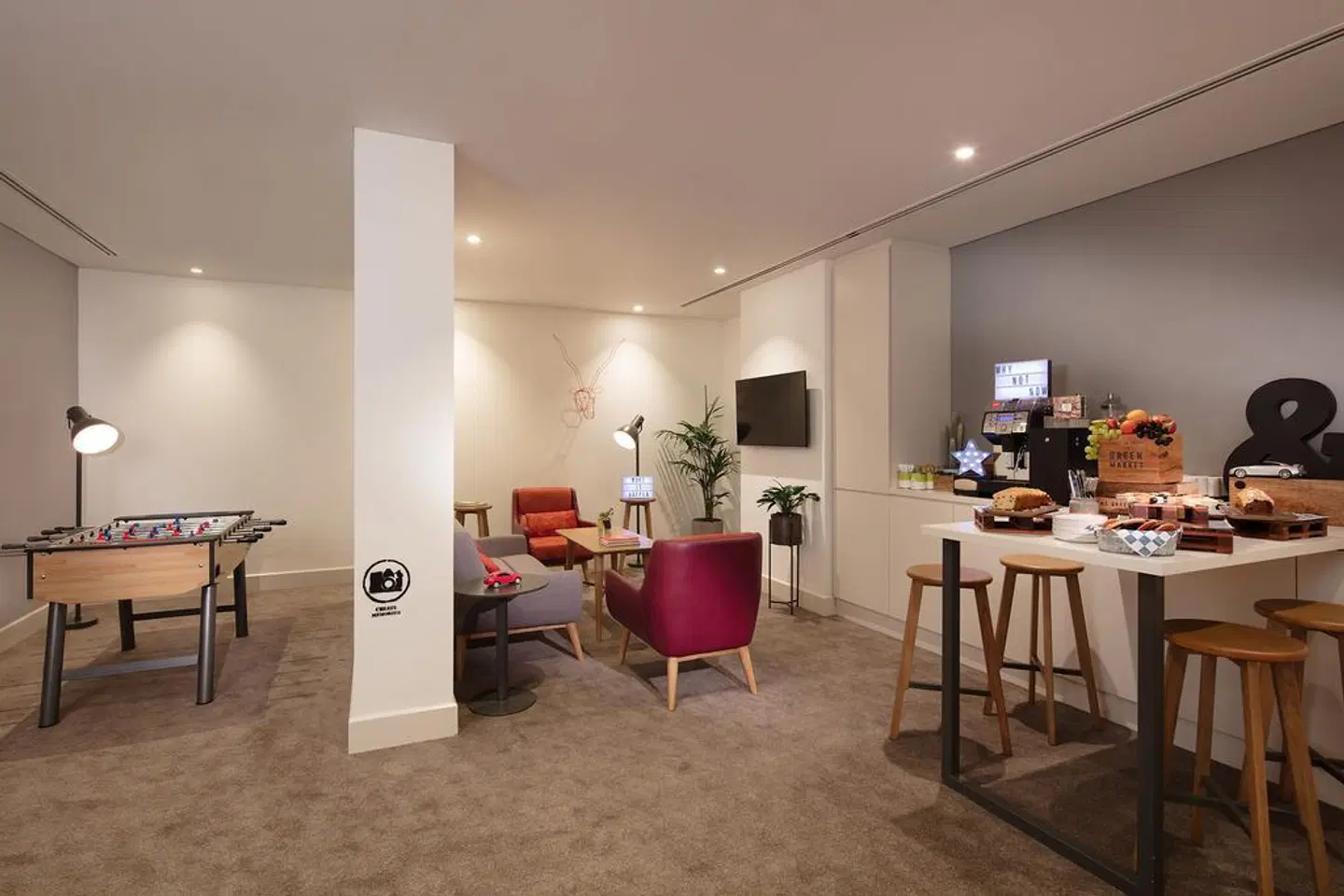 Rove At The Park Bar