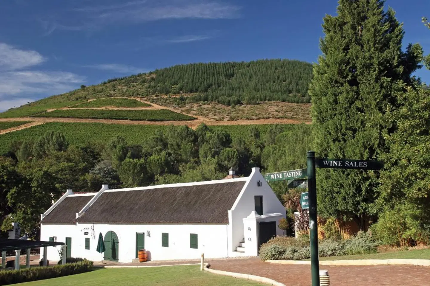 Colona Castle EXTERIOR