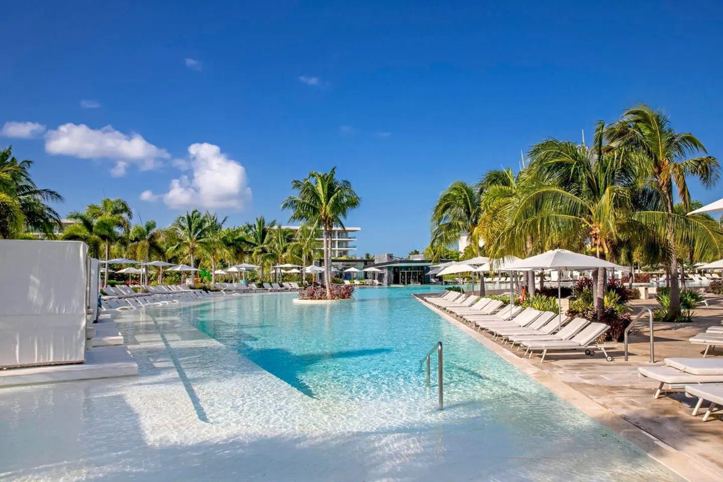 Grand Palladium Select Costa Mujeres OUTDOOR_POOL