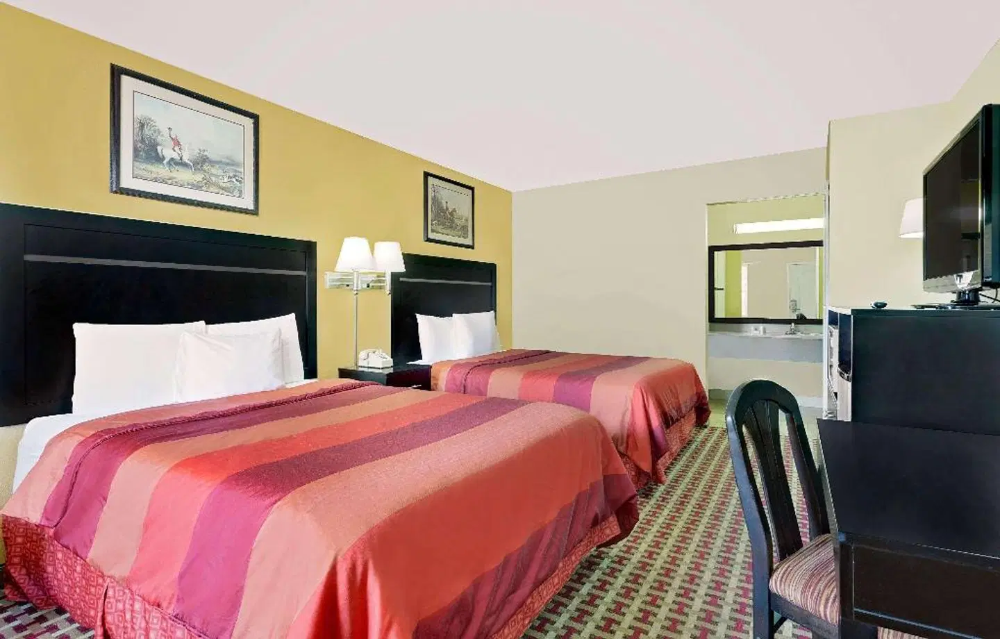 Days Inn by Wyndham Savannah ROOM_EXAMPLE