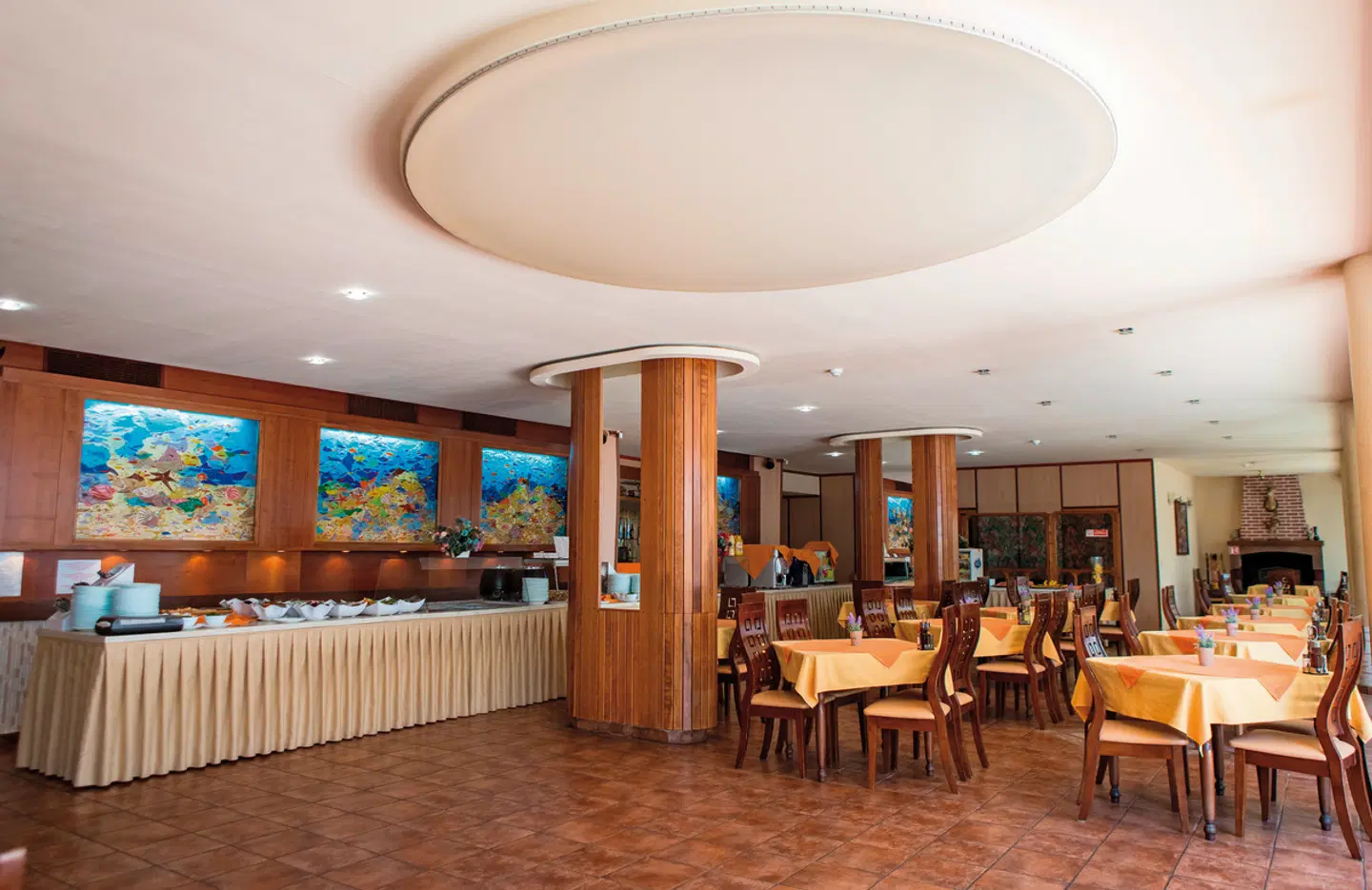 Perla RESTAURANT